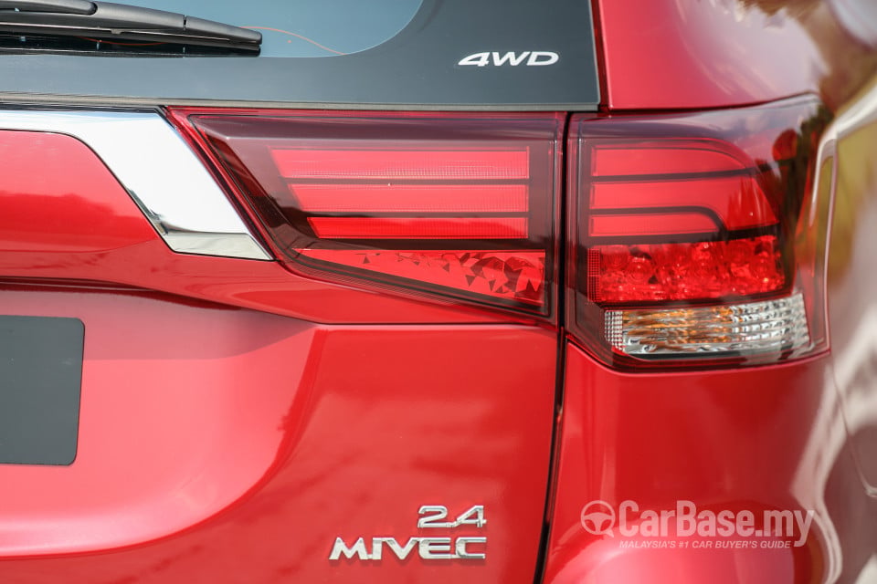 Mitsubishi Outlander RE Facelift (2016) Exterior