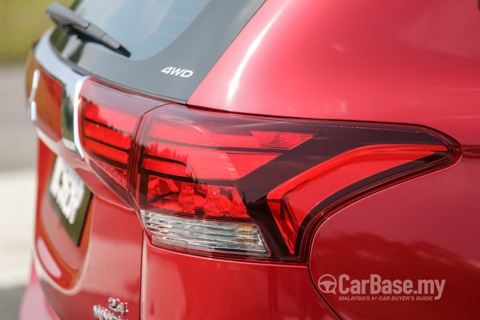 Mitsubishi Outlander RE Facelift (2016) Exterior