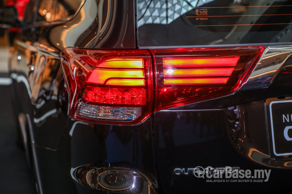 Mitsubishi Outlander RE Facelift (2016) Exterior