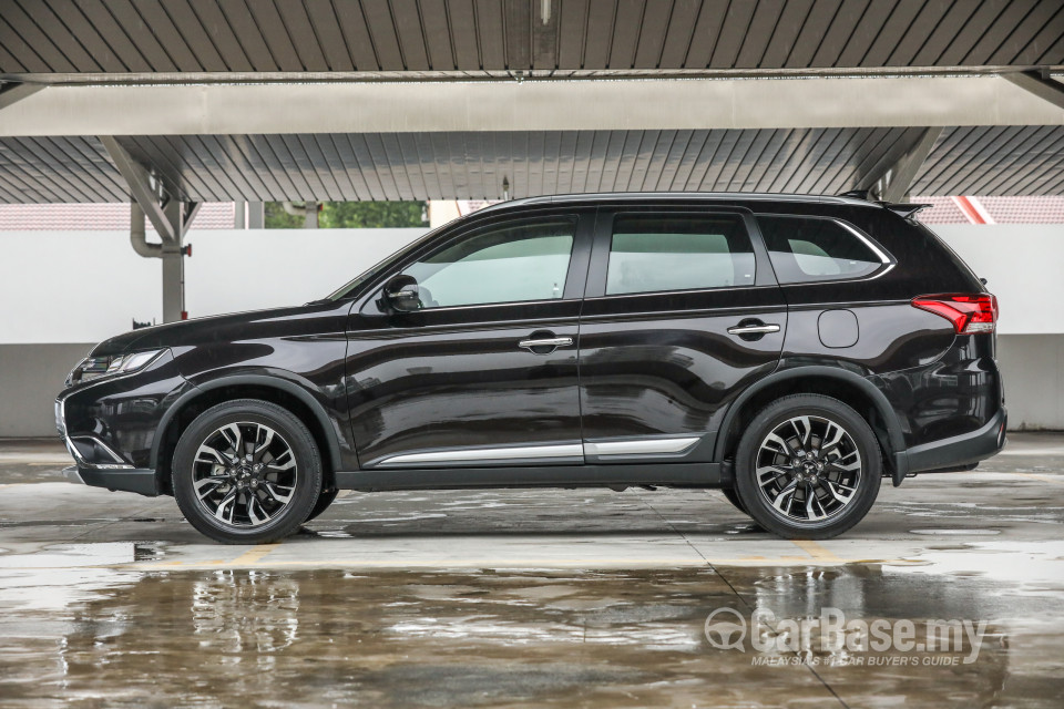 Mitsubishi Outlander RE Facelift (2016) Exterior