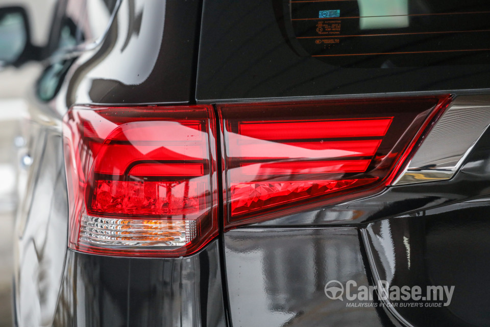 Mitsubishi Outlander RE Facelift (2016) Exterior