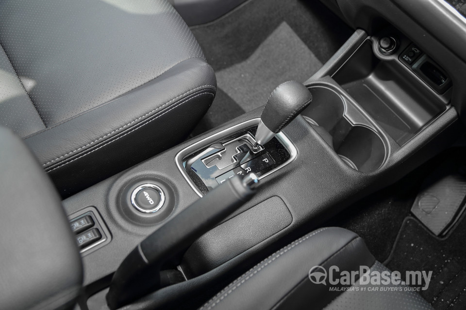 Mitsubishi Outlander RE Facelift (2016) Interior