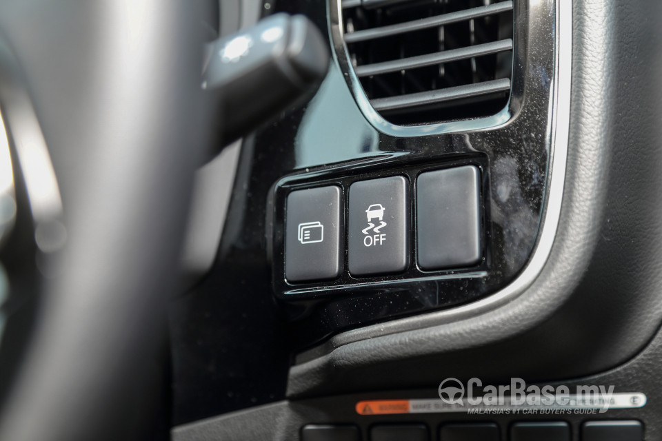 Mitsubishi Outlander RE Facelift (2016) Interior