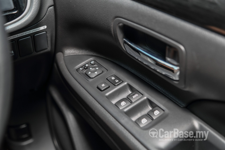 Mitsubishi Outlander RE Facelift (2016) Interior
