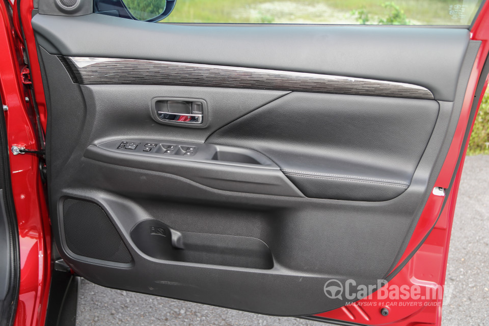 Mitsubishi Outlander RE Facelift (2016) Interior
