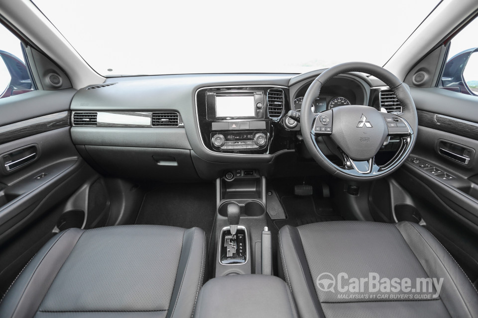 Mitsubishi Outlander RE Facelift (2016) Interior