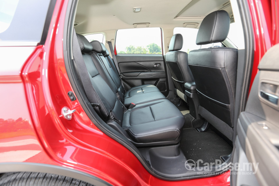 Mitsubishi Outlander RE Facelift (2016) Interior