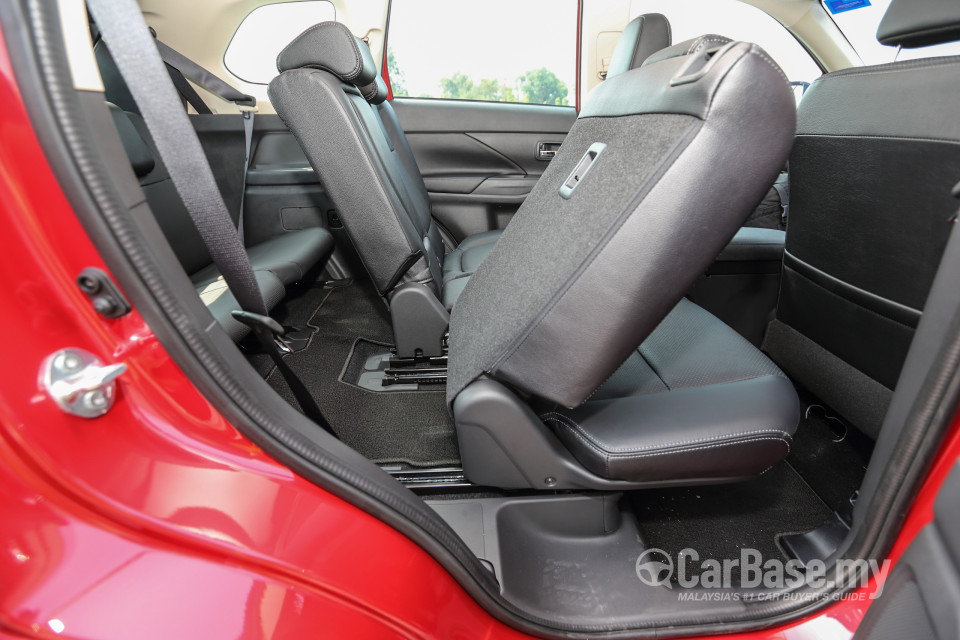 Mitsubishi Outlander RE Facelift (2016) Interior