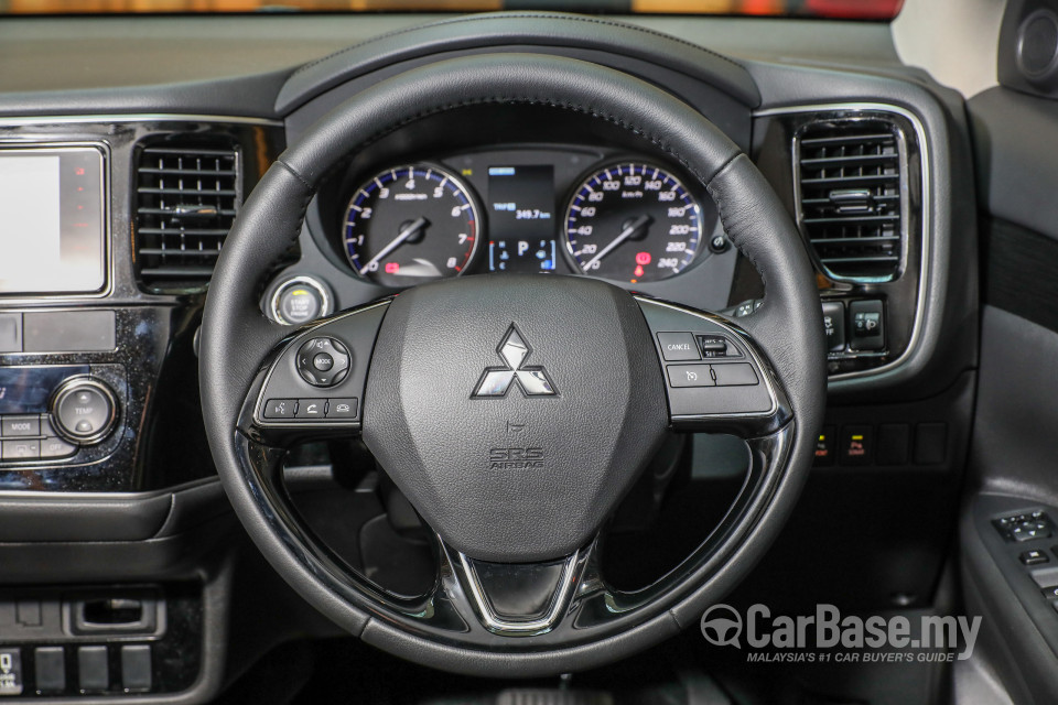 Mitsubishi Outlander RE Facelift (2016) Interior
