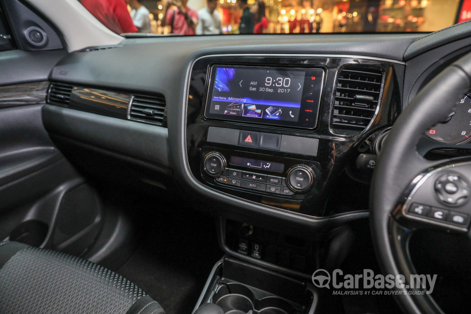 Mitsubishi Outlander RE Facelift (2016) Interior