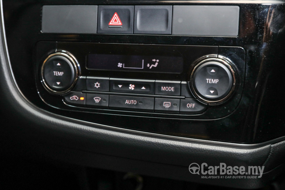 Mitsubishi Outlander RE Facelift (2016) Interior