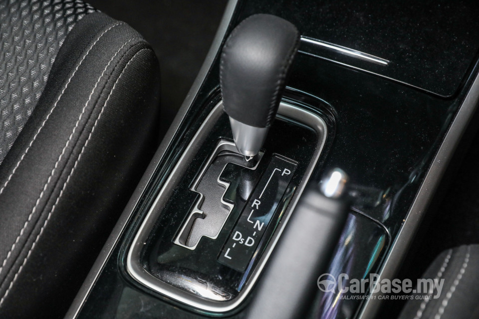 Mitsubishi Outlander RE Facelift (2016) Interior