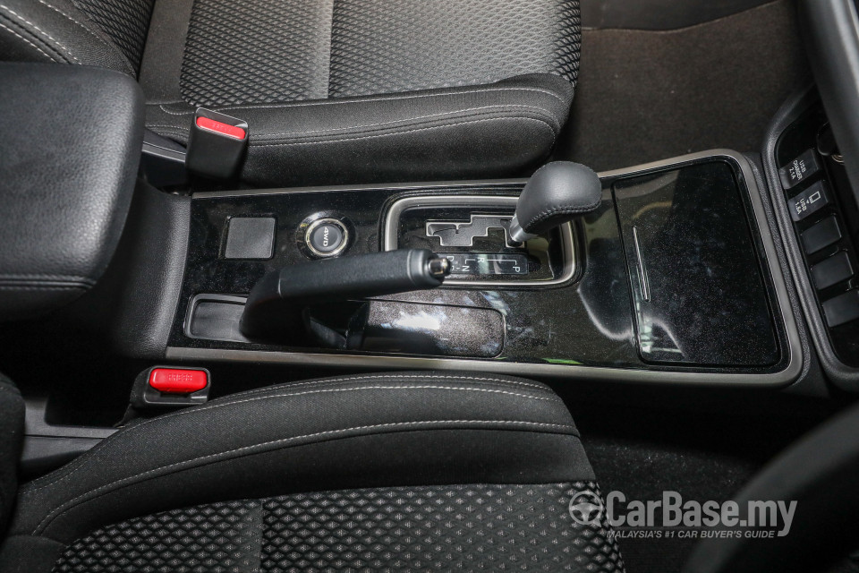 Mitsubishi Outlander RE Facelift (2016) Interior
