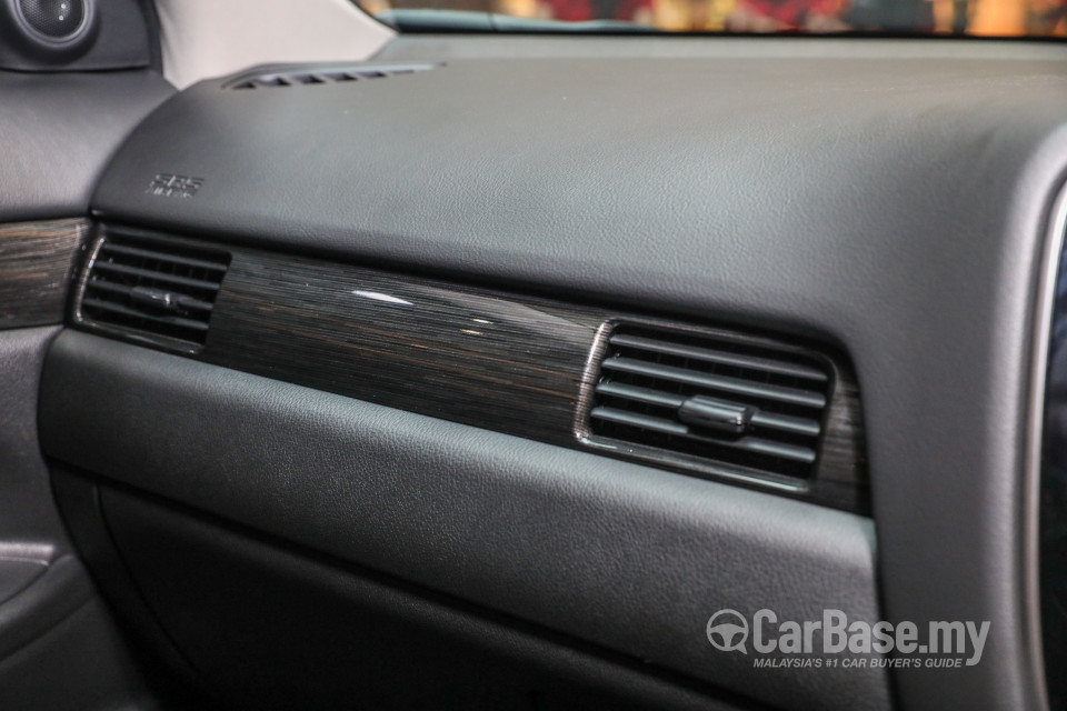 Mitsubishi Outlander RE Facelift (2016) Interior