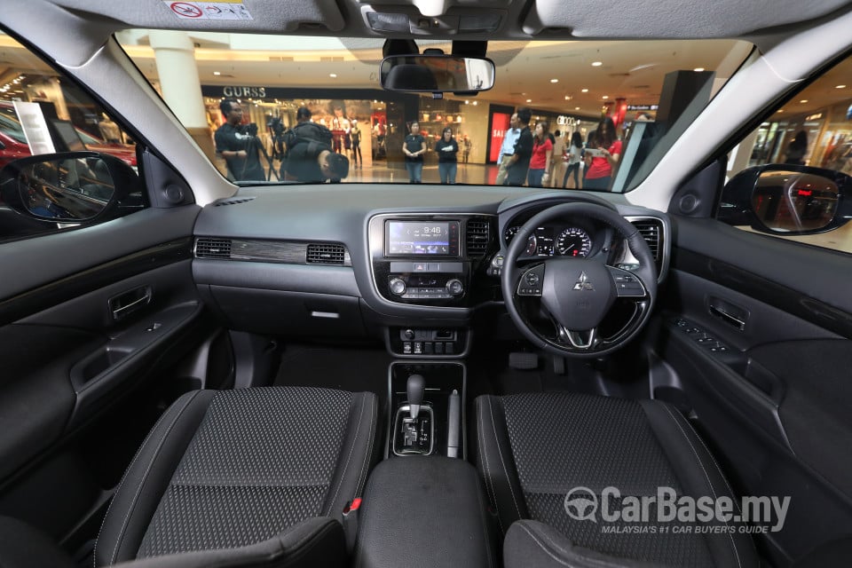 Mitsubishi Outlander RE Facelift (2016) Interior