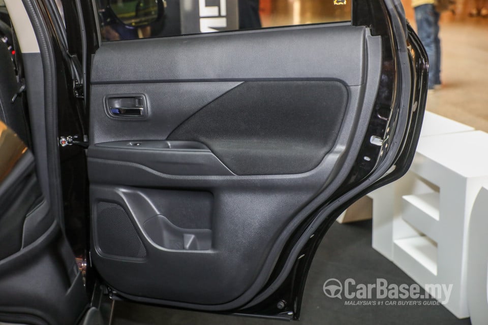 Mitsubishi Outlander RE Facelift (2016) Interior