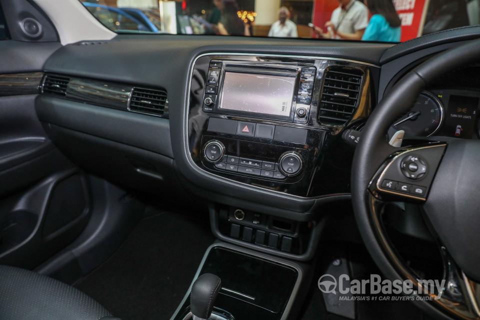 Mitsubishi Outlander RE Facelift (2016) Interior