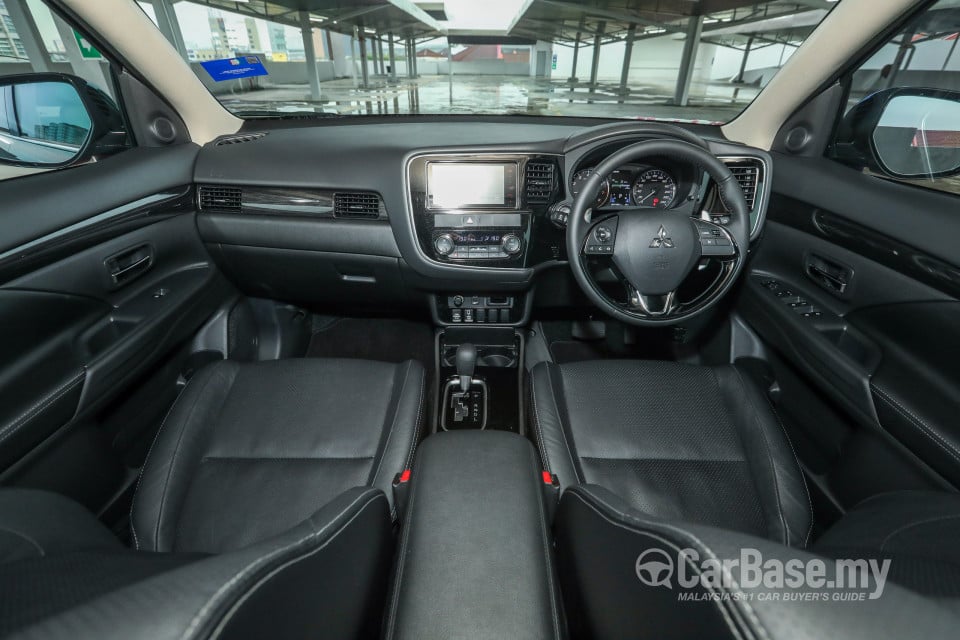 Mitsubishi Outlander RE Facelift (2016) Interior
