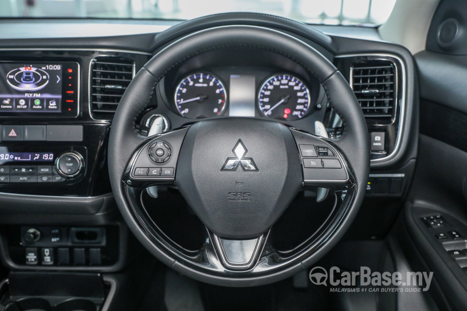 Mitsubishi Outlander RE Facelift (2016) Interior
