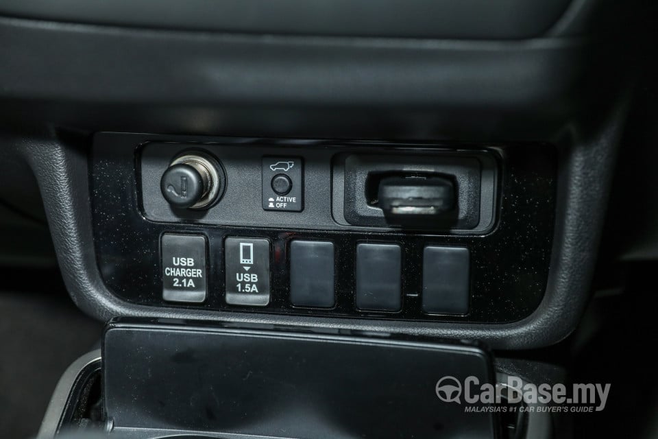 Mitsubishi Outlander RE Facelift (2016) Interior
