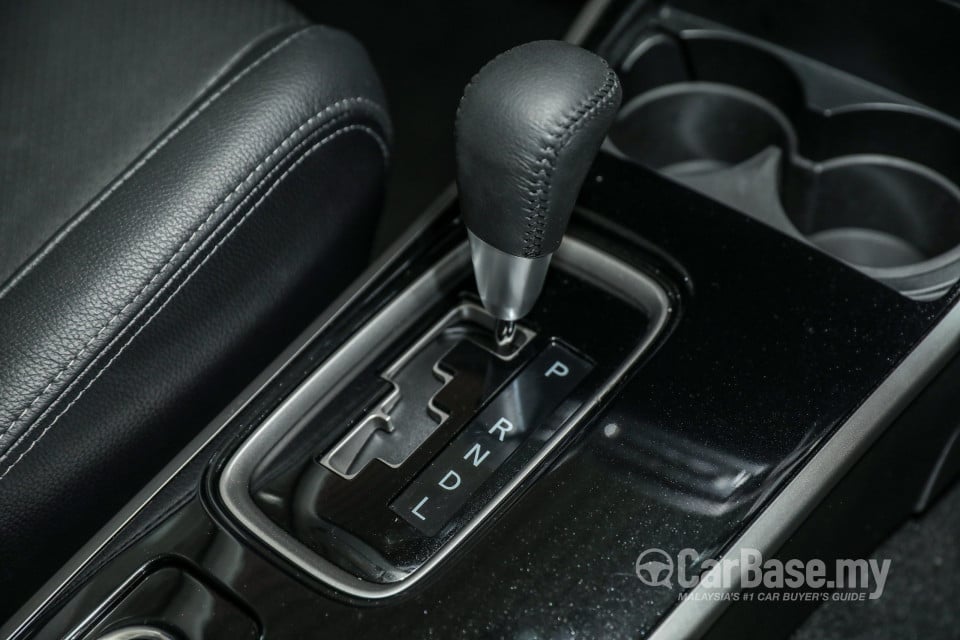 Mitsubishi Outlander RE Facelift (2016) Interior