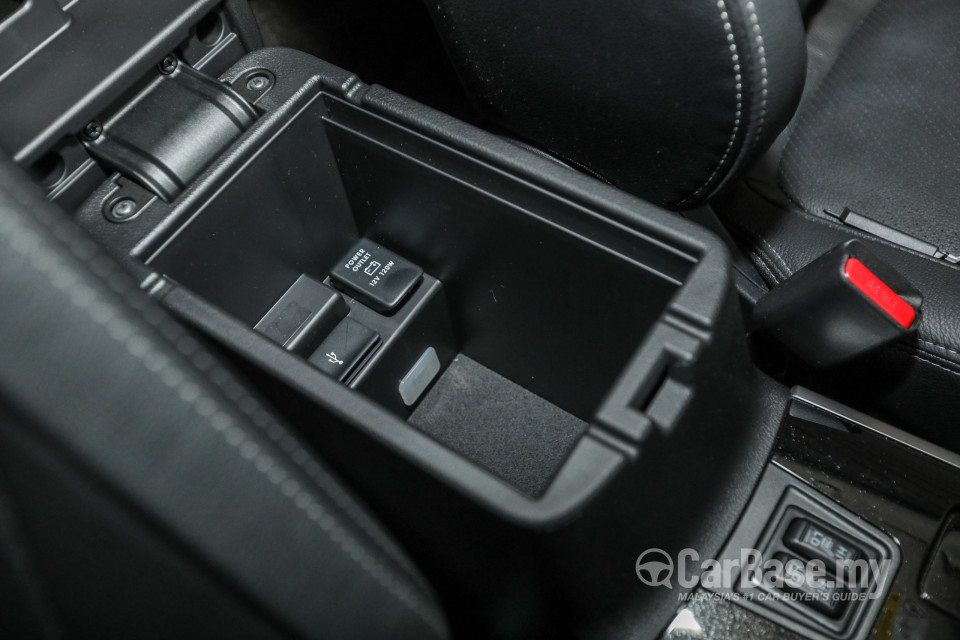 Mitsubishi Outlander RE Facelift (2016) Interior
