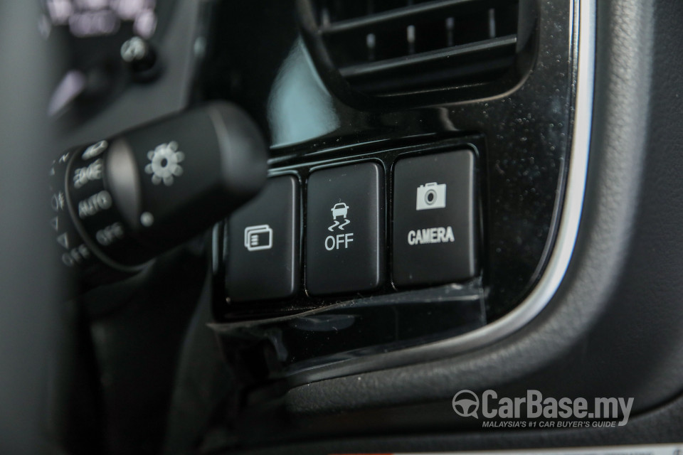 Mitsubishi Outlander RE Facelift (2016) Interior