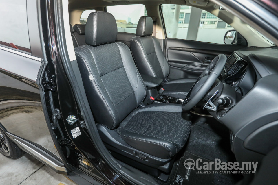 Mitsubishi Outlander RE Facelift (2016) Interior