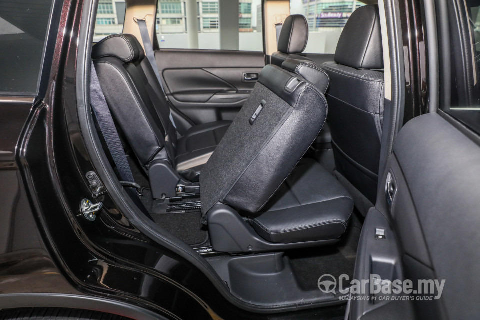 Mitsubishi Outlander RE Facelift (2016) Interior