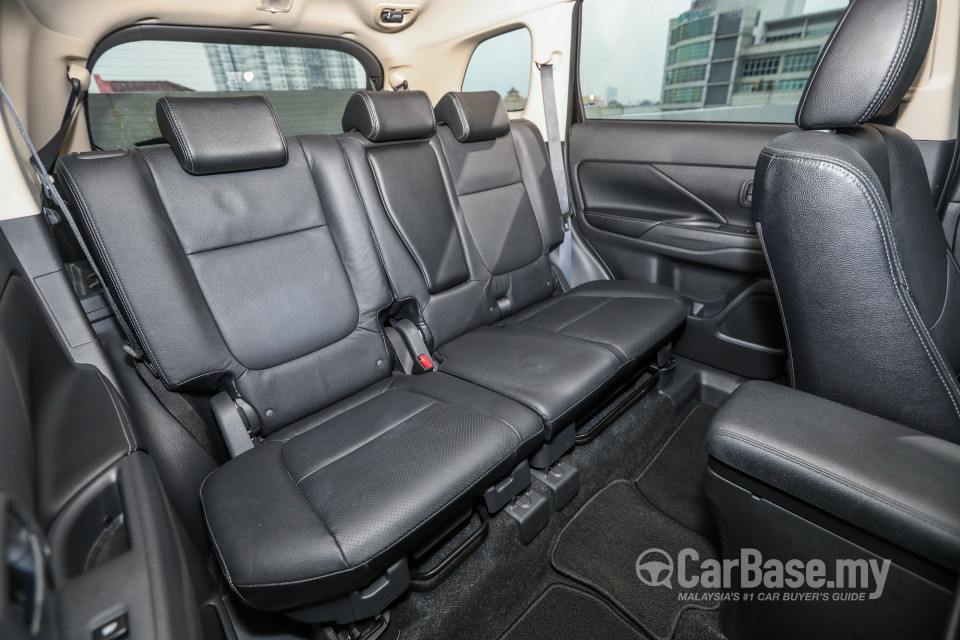 Mitsubishi Outlander RE Facelift (2016) Interior