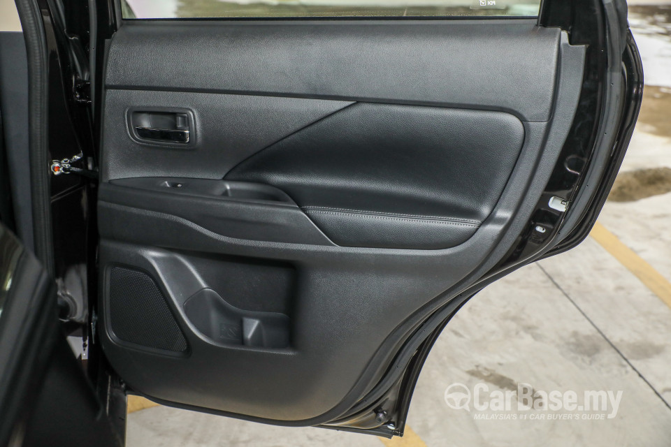 Mitsubishi Outlander RE Facelift (2016) Interior