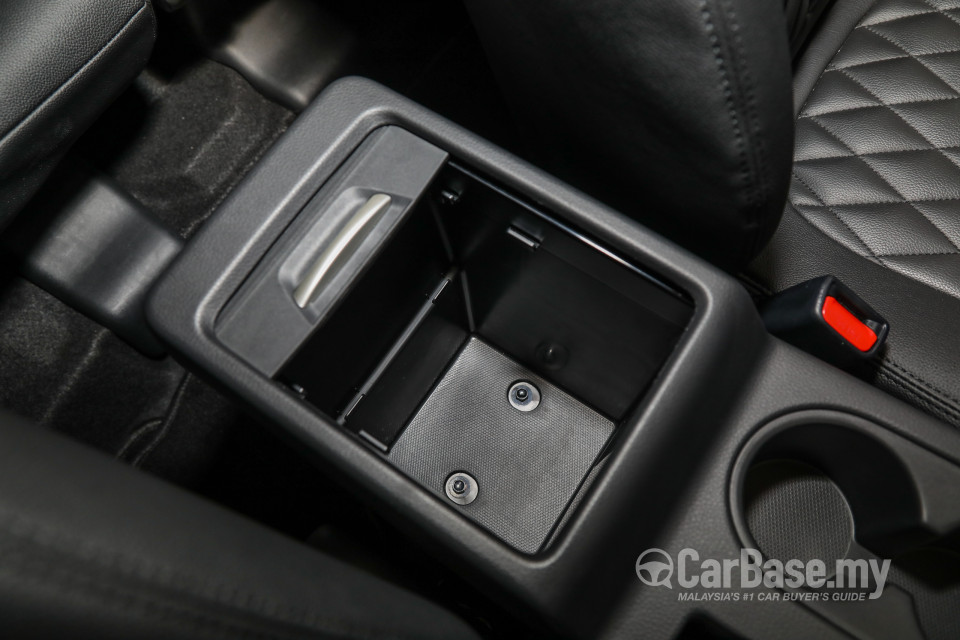 Mitsubishi Xpander NC (2020) Interior