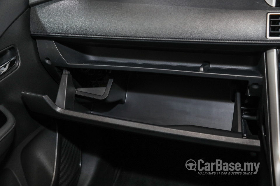Mitsubishi Xpander NC (2020) Interior