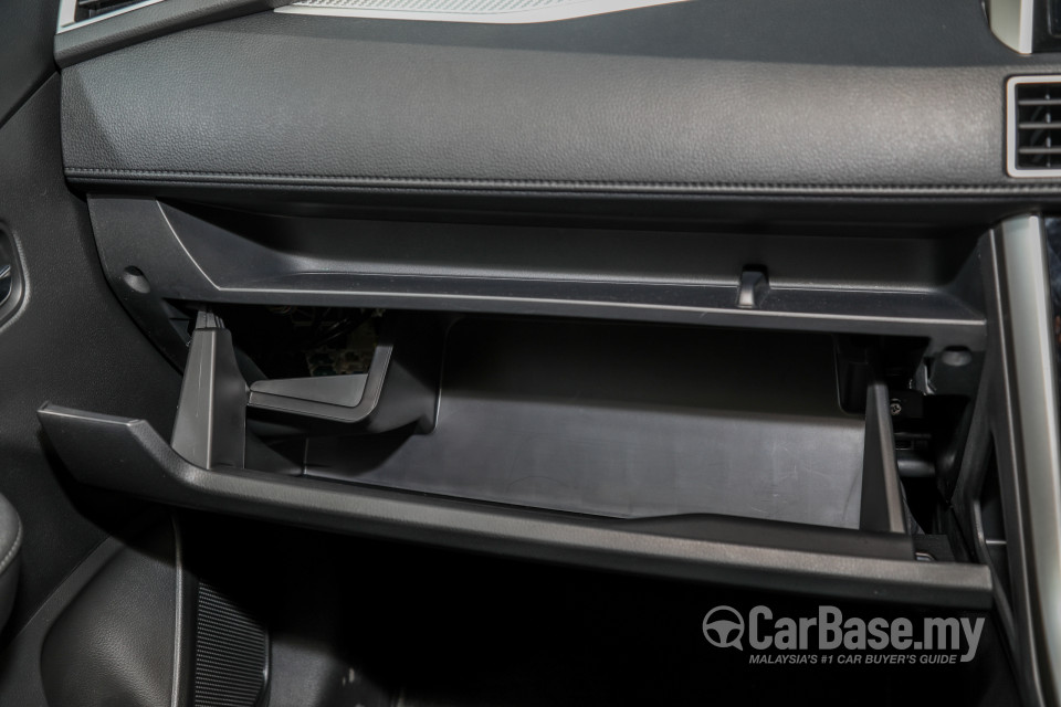 Mitsubishi Xpander NC (2020) Interior