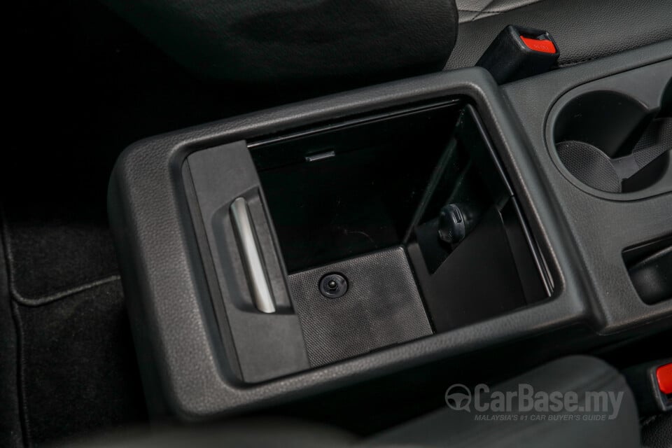 Mitsubishi Xpander NC (2020) Interior