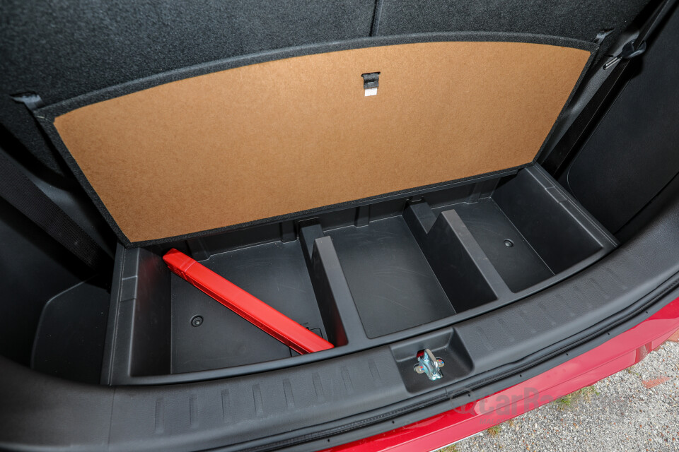 Mitsubishi Xpander NC (2020) Interior