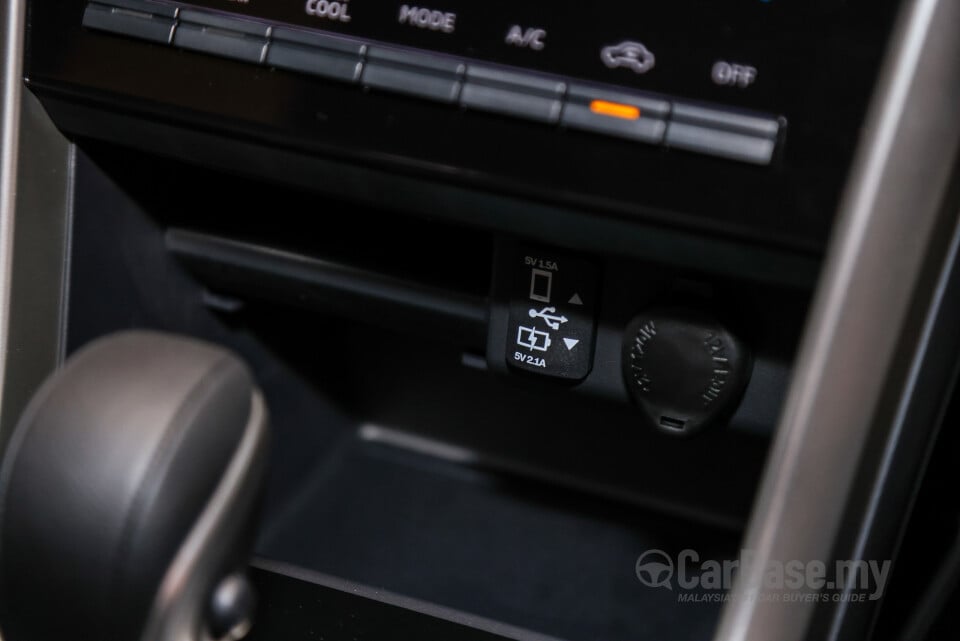 Mitsubishi Xpander NC2W (2024) Interior