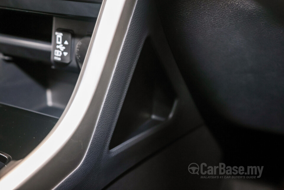 Mitsubishi Xpander NC2W (2024) Interior