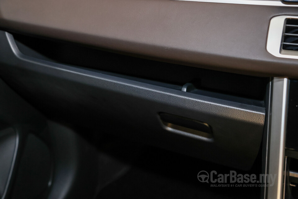 Mitsubishi Xpander NC2W (2024) Interior