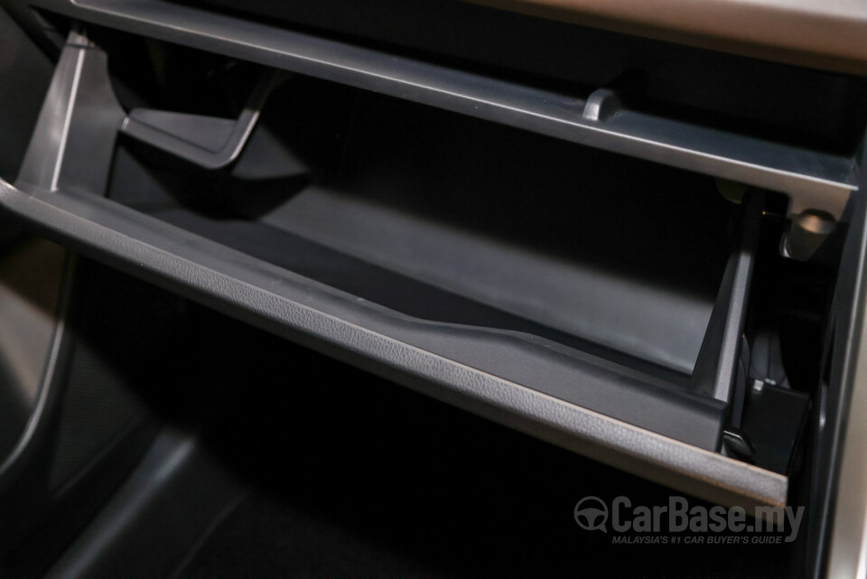 Mitsubishi Xpander NC2W (2024) Interior