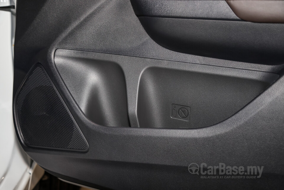 Mitsubishi Xpander NC2W (2024) Interior