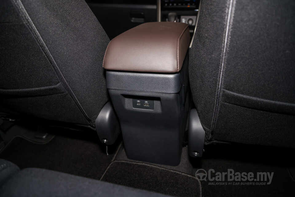 Mitsubishi Xpander NC2W (2024) Interior
