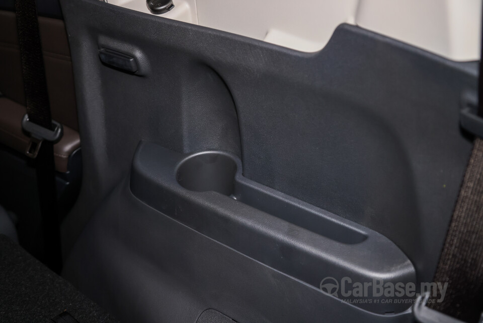 Mitsubishi Xpander NC2W (2024) Interior