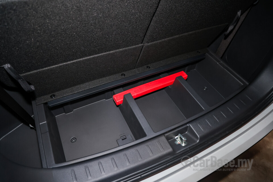 Mitsubishi Xpander NC2W (2024) Interior