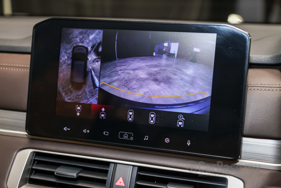 Mitsubishi Xpander NC2W (2024) Interior