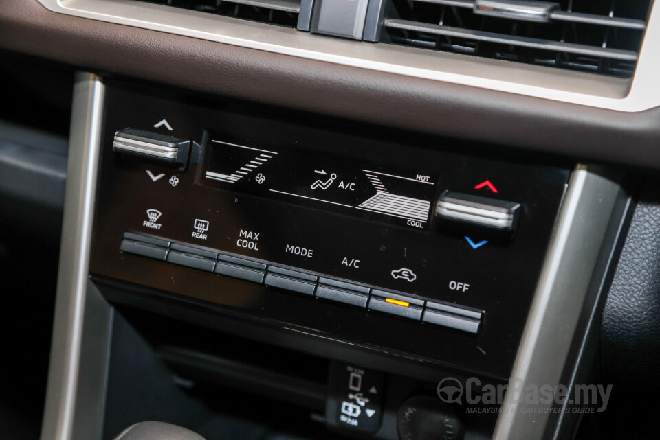 Mitsubishi Xpander NC2W (2024) Interior