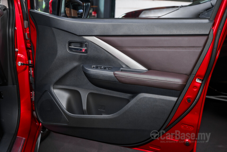 Mitsubishi Xpander NC2W (2024) Interior