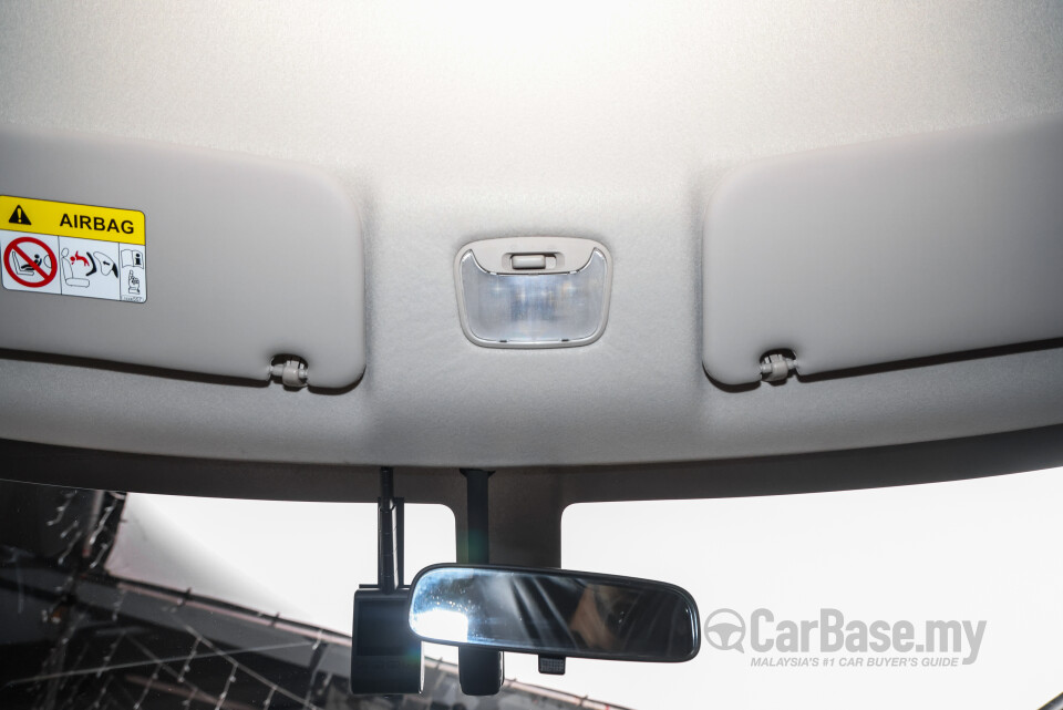 Mitsubishi Xpander NC2W (2024) Interior