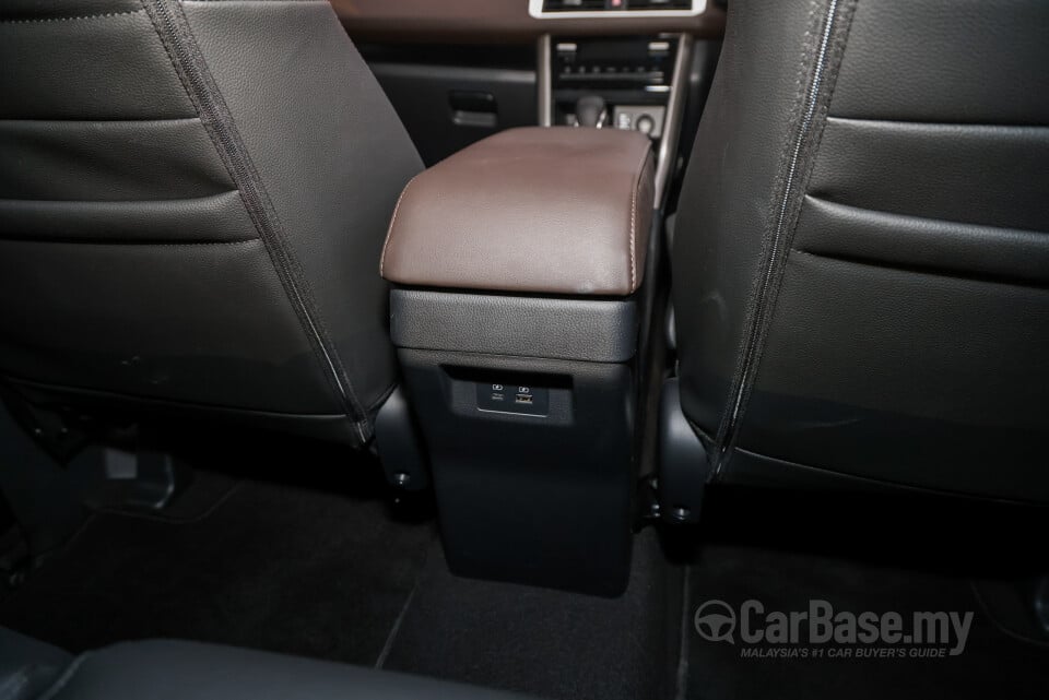 Mitsubishi Xpander NC2W (2024) Interior