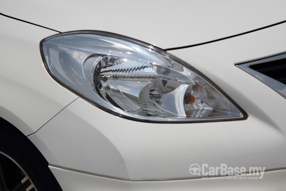 Nissan Almera N17 (2012) Exterior